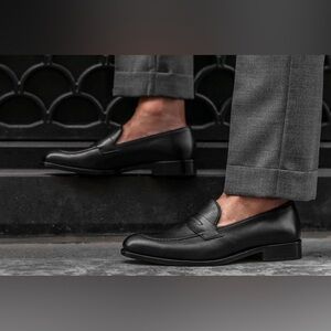 Thursday Boots mens 10.5 Black solid Lincoln leather penny loafer dress shoes